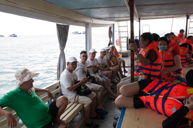 tour lặn ngắm san hô Sơn Trà