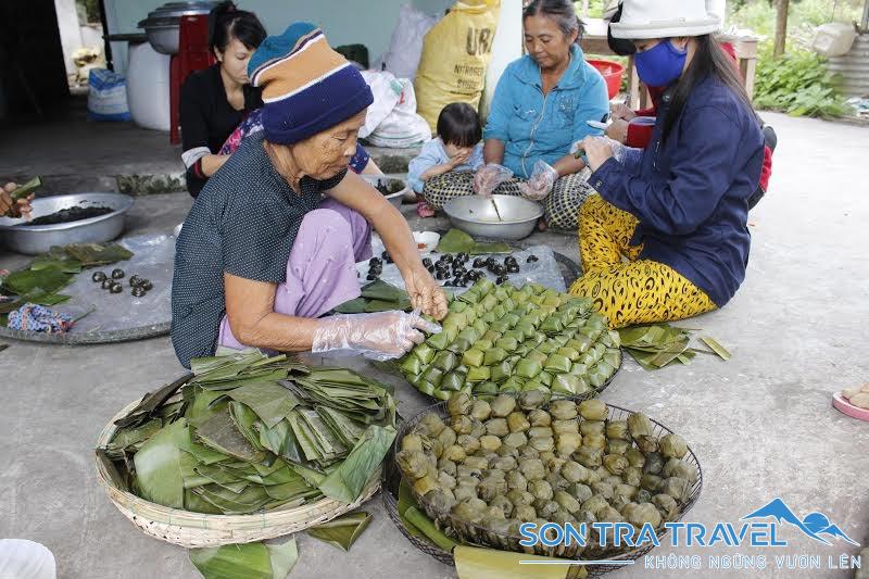 Bánh ít lá gai - món ẩm thực truyền thống không nên bỏ qua trong tour Cù Lao Chàm