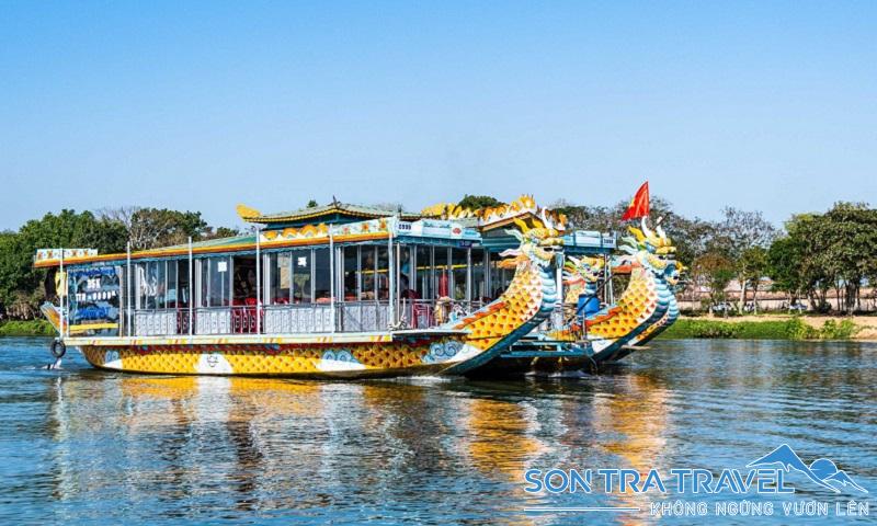 Du thuyền sông Hương ngắm cảnh