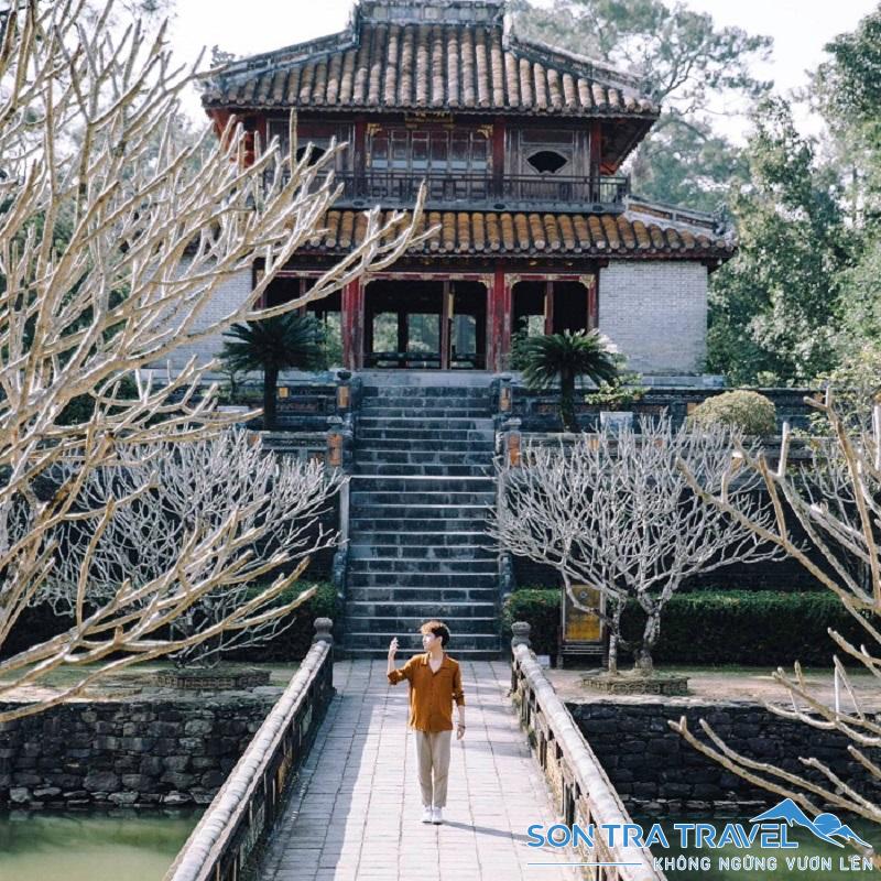 Đi du lịch Huế tham quan Lăng Minh Mạng mùa nào đẹp nhất