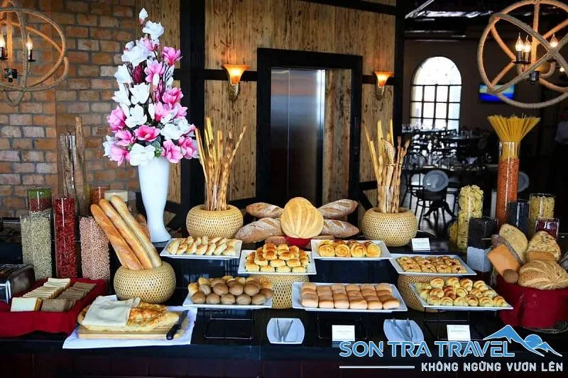 Top 10 Nhà Hàng Bà Nà Hills có buffet ngon nhất 2024 1. Nhà hàng Bà Nà Hills ngon nhất - Lavender
