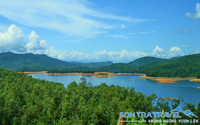 Hướng dẫn khám phá hồ Phú Ninh – “Hòn Ngọc Xanh” của miền