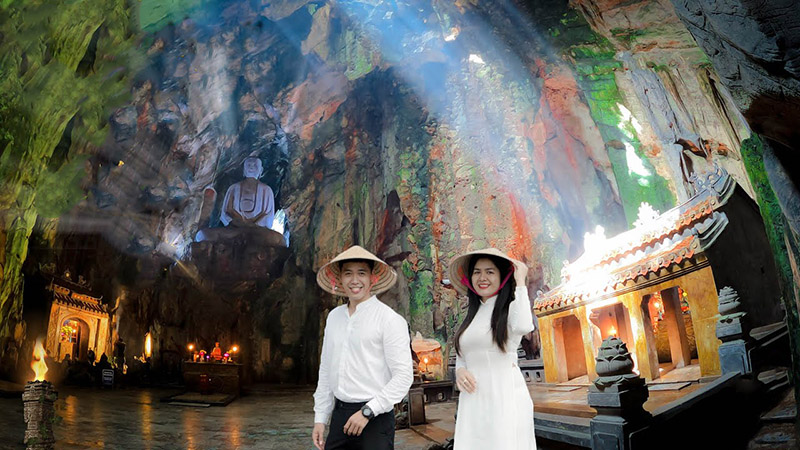 Khám phá hang động ở Ngũ Hành Sơn trong tour Hội An - Sơn Trà Travel