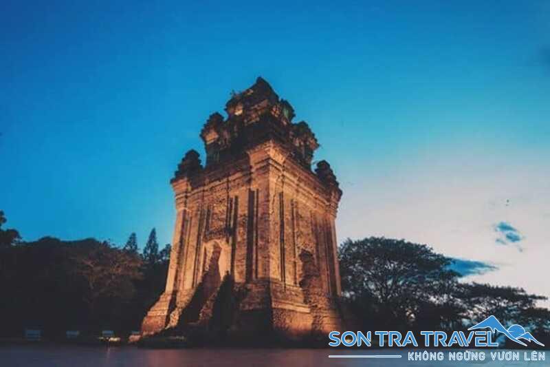 Tháp Nhạn là địa điểm du lịch nổi tiếng ở Phú Yên