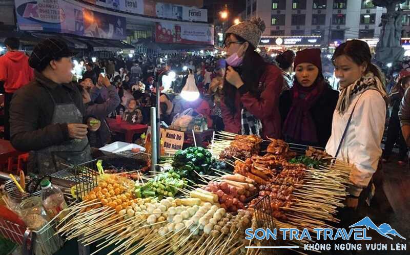 Đồ ăn đường phố tại chợ đêm Đà Lạt