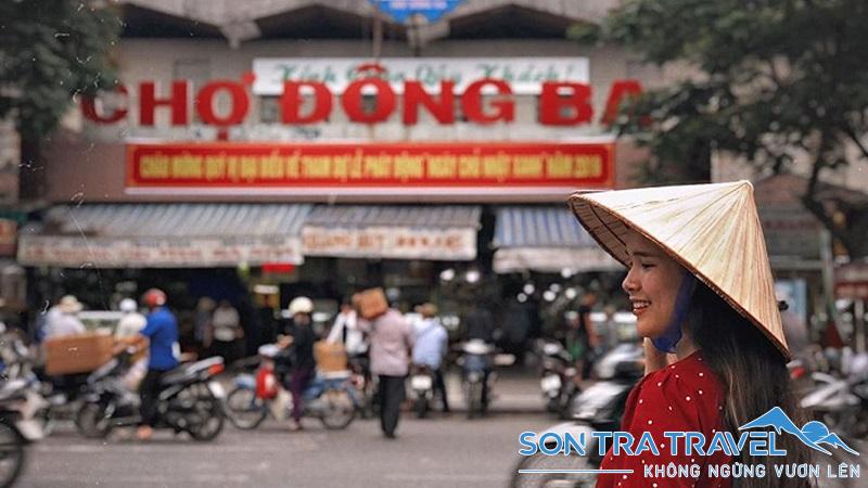 Chợ Đông Ba nằm cùng tuyến đường đi Hồ Tịnh Tâm Huế