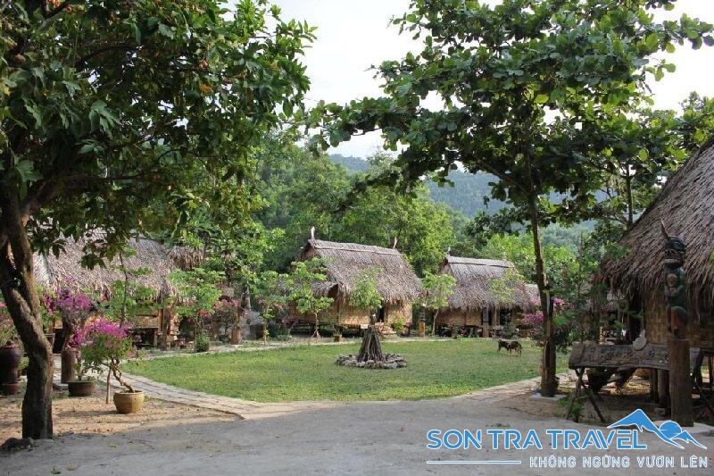 Khu du lịch Ngầm Đôi Đà Nẵng nằm khá gần làng Toom Sara 